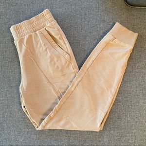 Alo Yoga Unwind Sweatpants